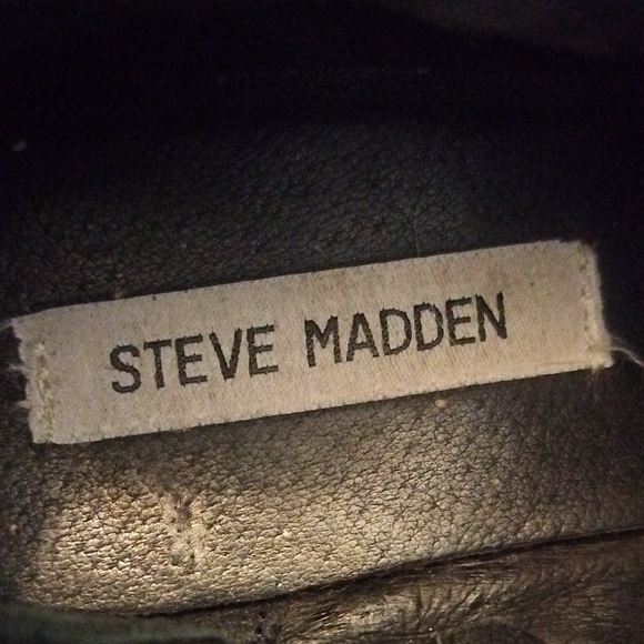 Steve Madden Black Ankle Boots with Slouchy Design - Picture 2 of 6